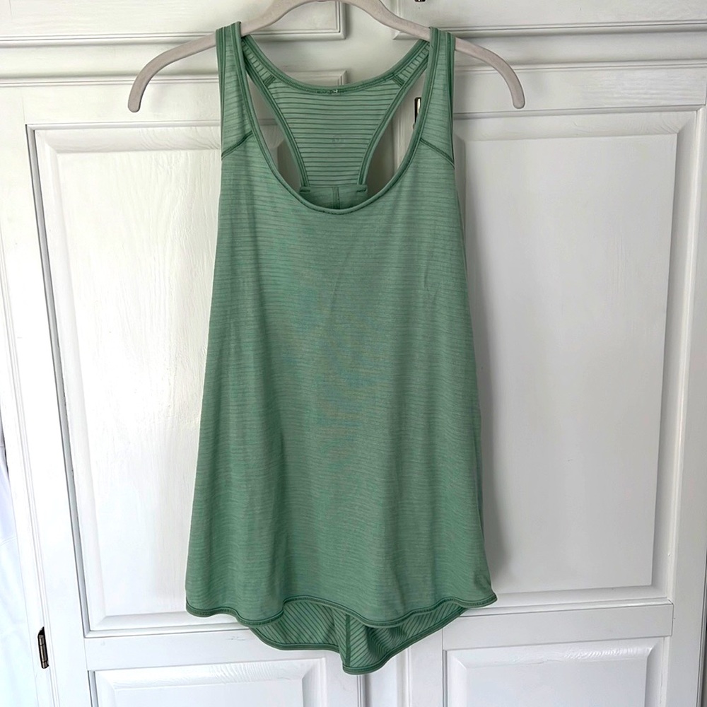 Lululemon tank